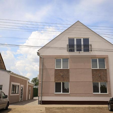 Domacin Komsijska Gostiona Zrenjanin Exterior photo